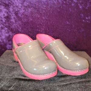 SANITA Gray and Pink Patent Leather Professional Clogs  Nursing Shoes